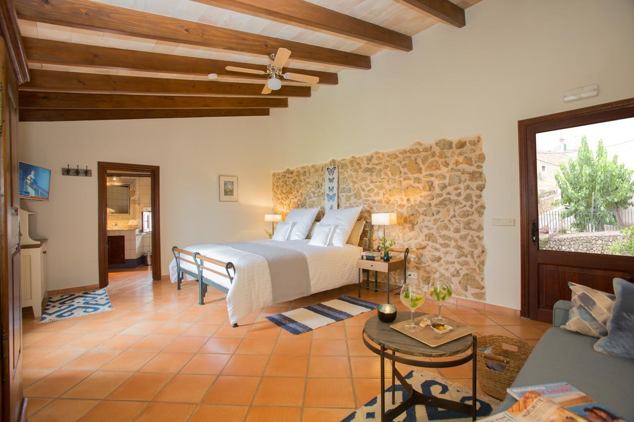 Casa Font I Roig Hotel มาเรียเดอลาซาลุต ภายนอก รูปภาพ